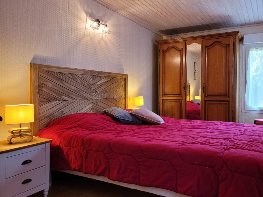 Chambre-rdc-lit-double-Location-Clévacances-Paimpol-Hery-Meron