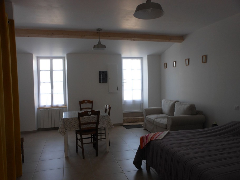 La pièce de vie du studio La Maison des pêcheurs 1 avec cour à La Flotte en Ré