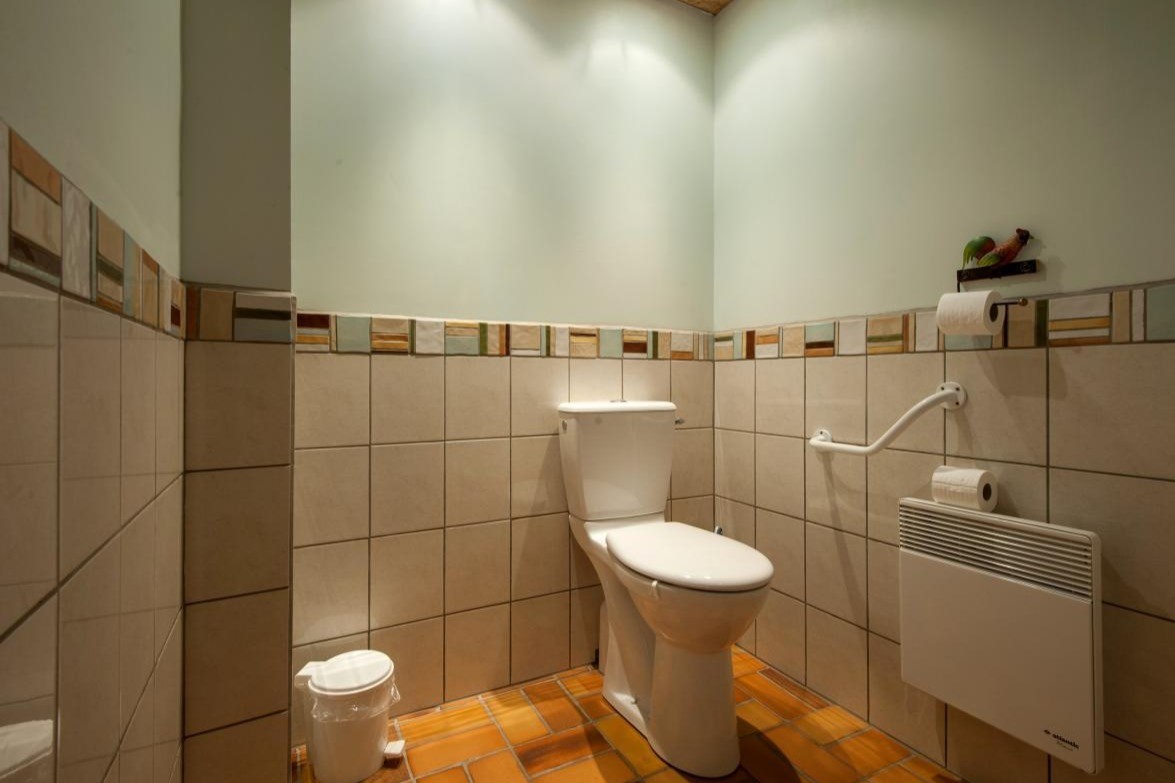 wc (PMR)