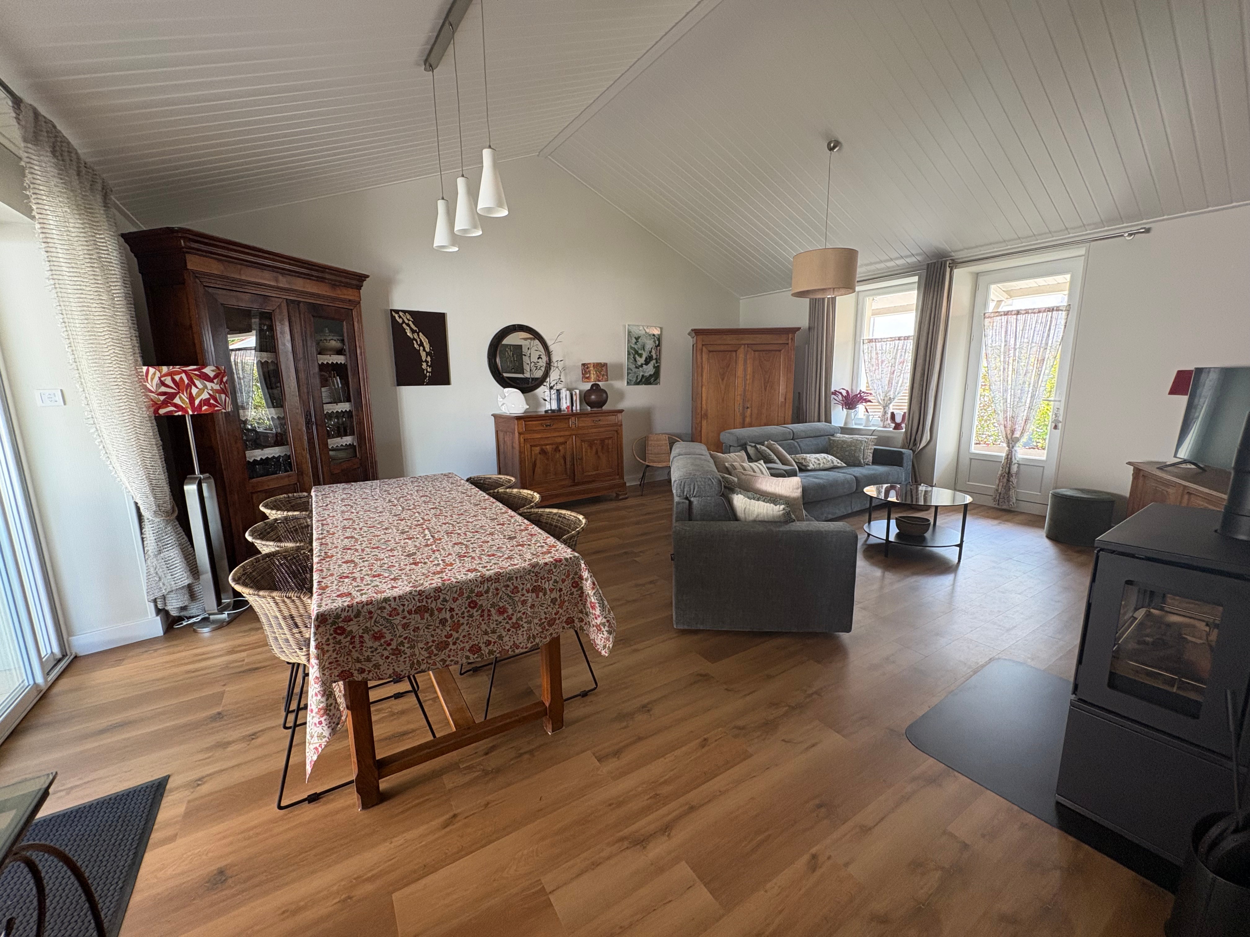 Living area – lounge/living room