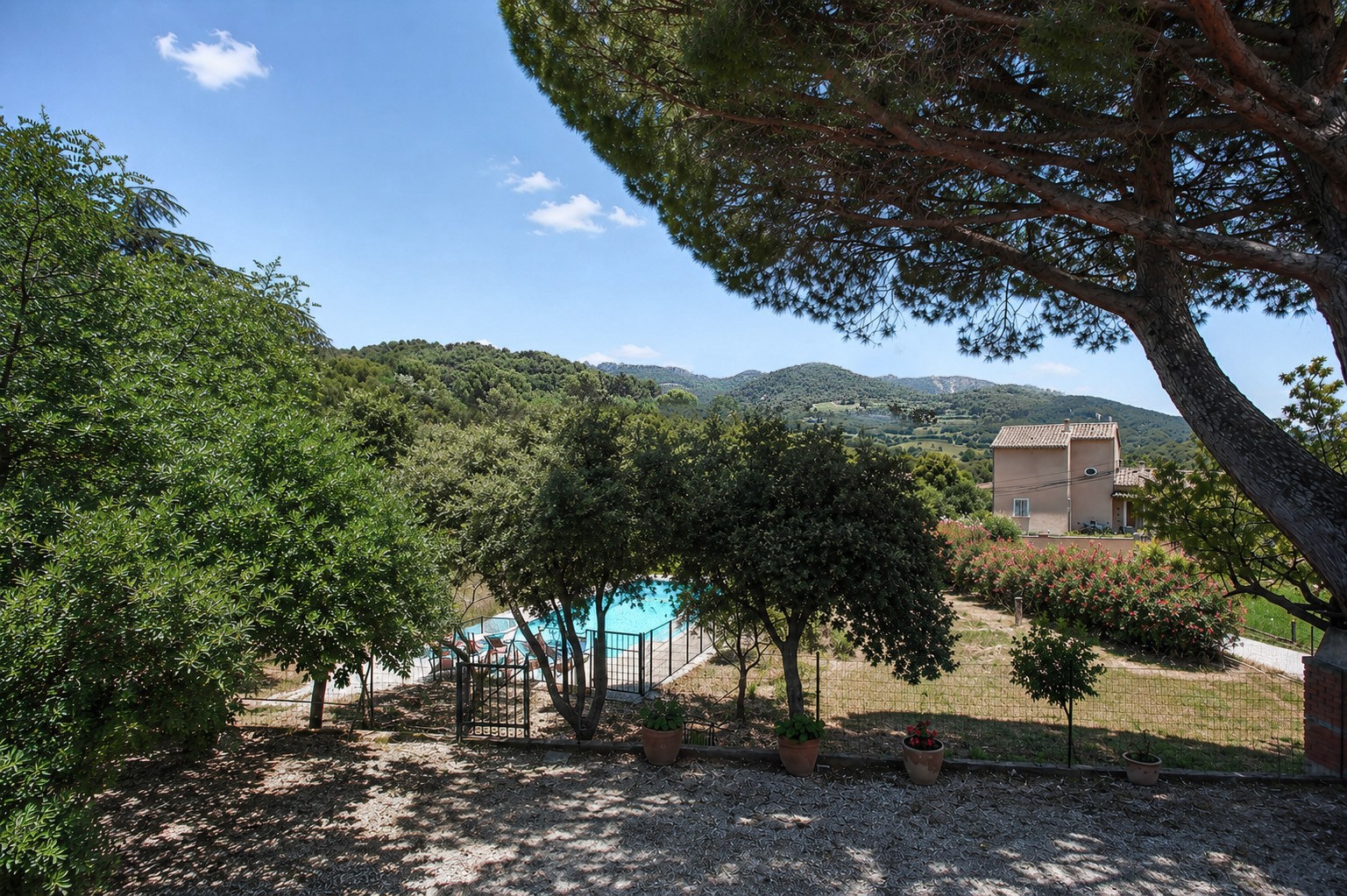 Photo n° 19 de la location