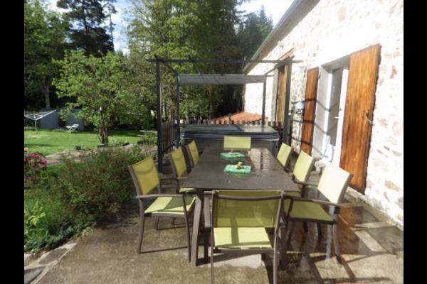 terrasse avec spa 6 places