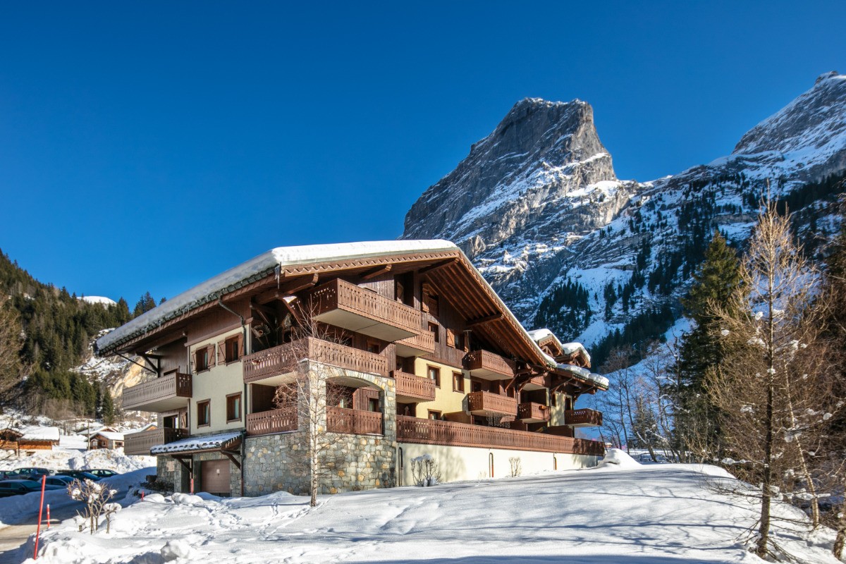 La ferme de Pralognan, côté sud-ouest où se situe notre appartement  les Préséloignés