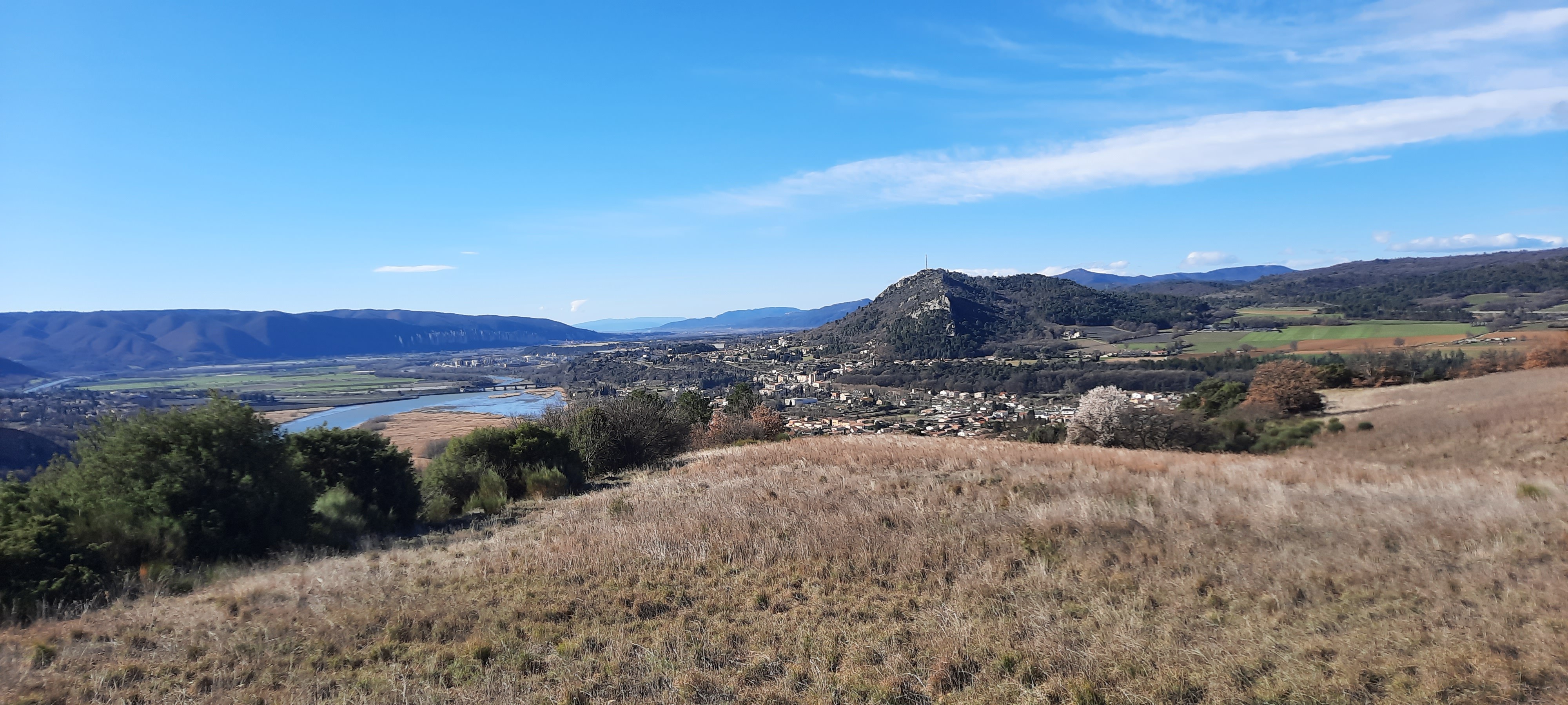 De nombreuses randonnées depuis Volonne, La Maison de Thalia, au cœur du village (proche Sisteron, Provence)