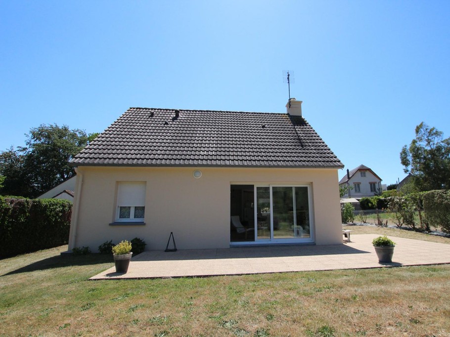 la maison vue de derrière