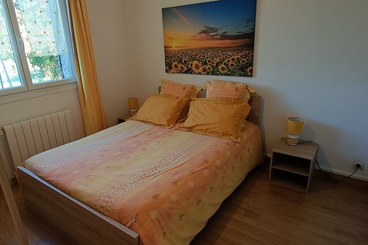 Gite de la poterie - Chambre tournesol