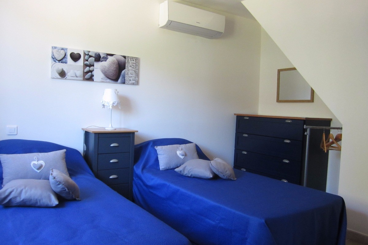 Chambre Bleue Figuier Haut.