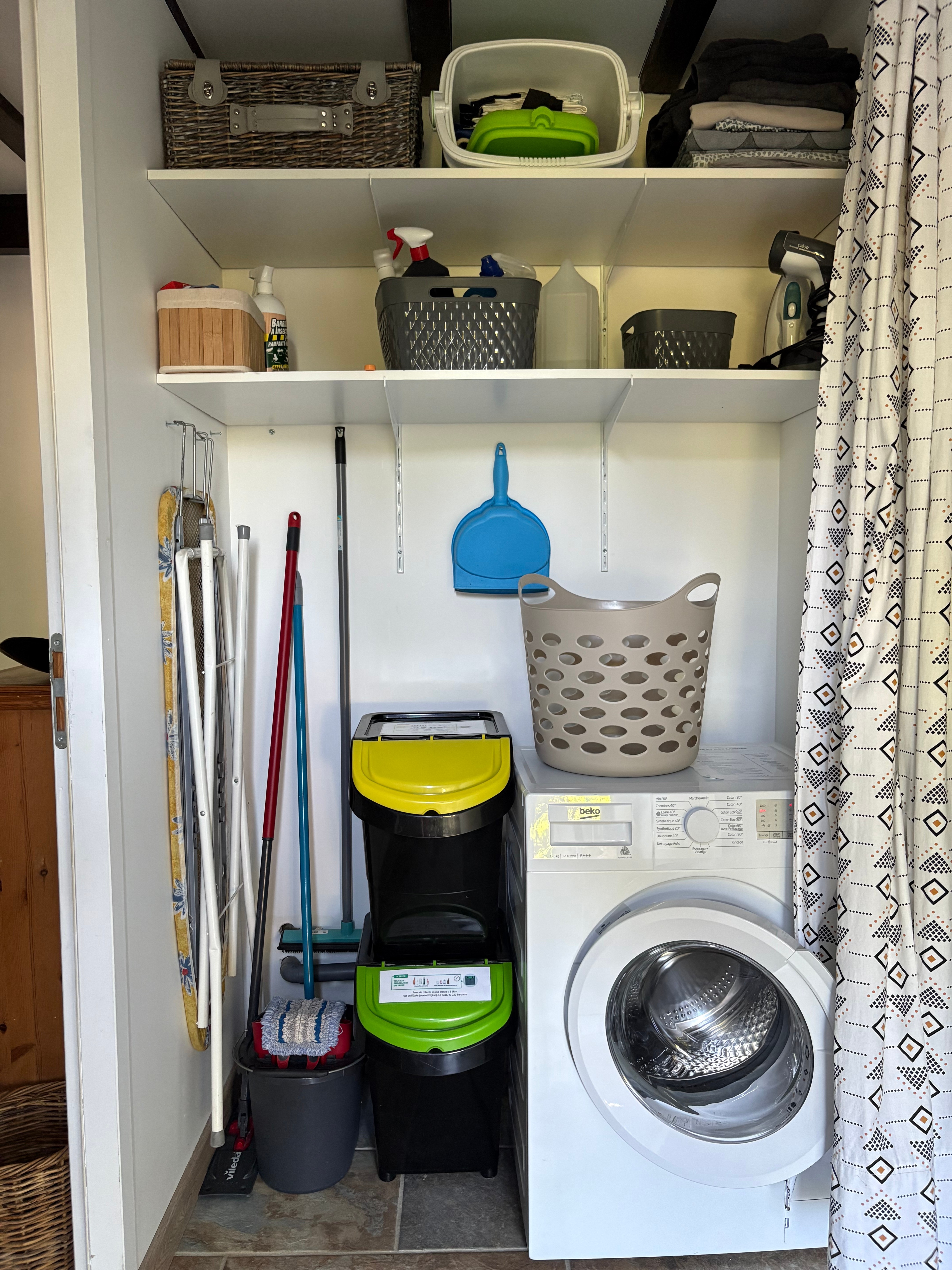 Hallway – utility room