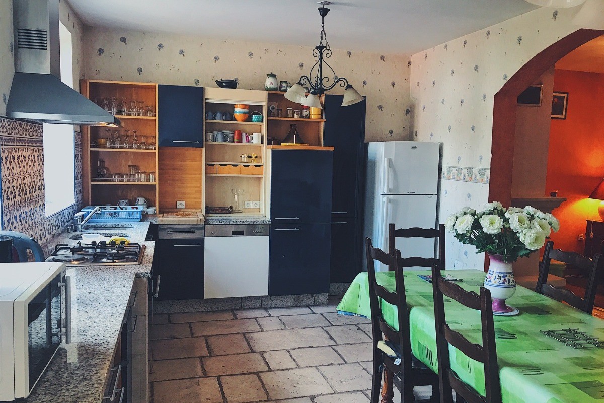 La cuisine équipée (comme à la maison !)