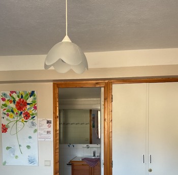 Placard et salle d’eau de la chambre parentale rez -de jardin