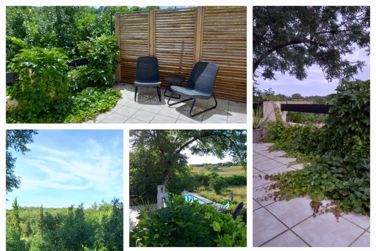 Terrasse attenante à une des chambres du 1er étage