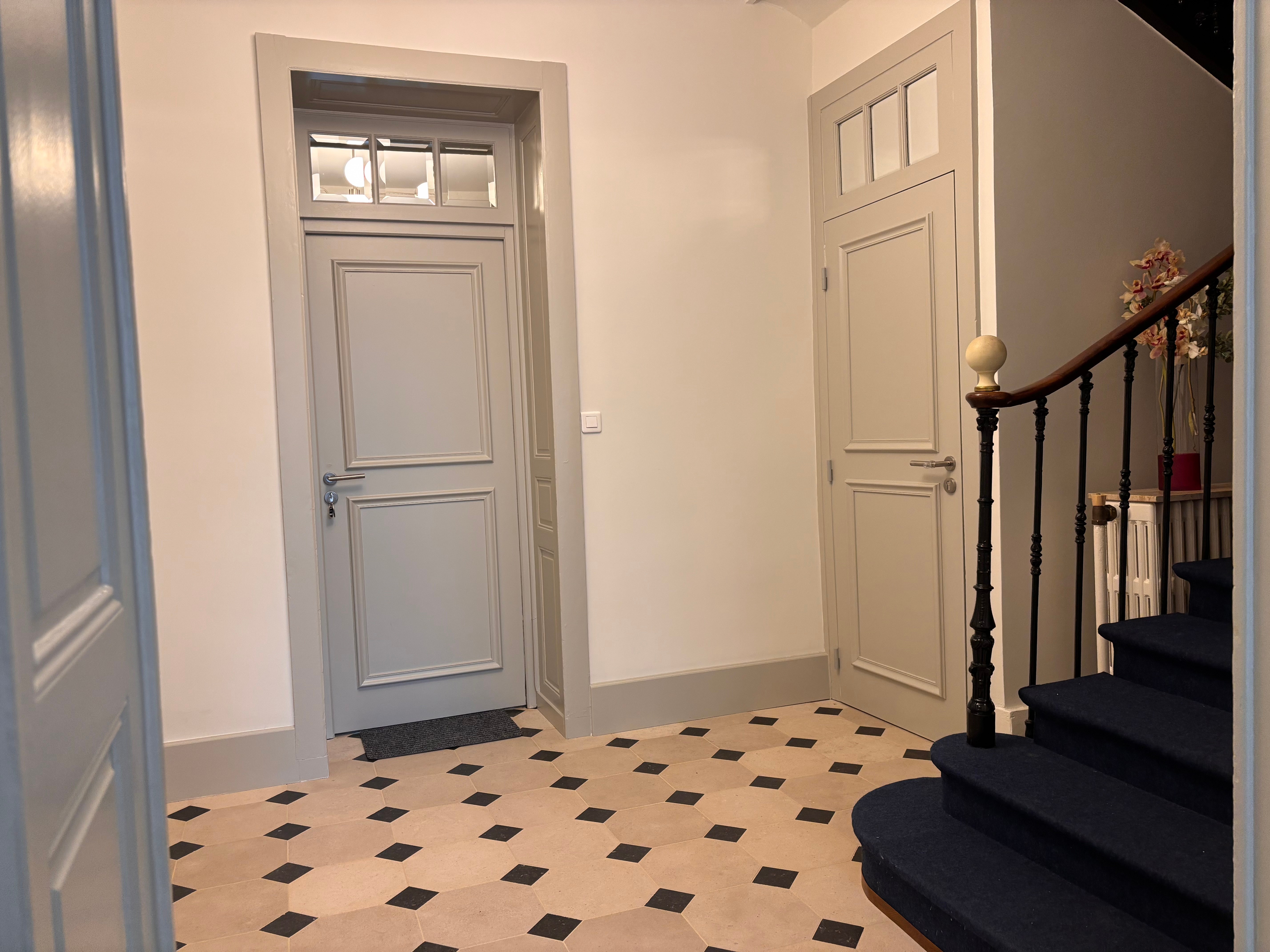 Entrée de l'immeuble  - Appartement "De Droit", Vittel