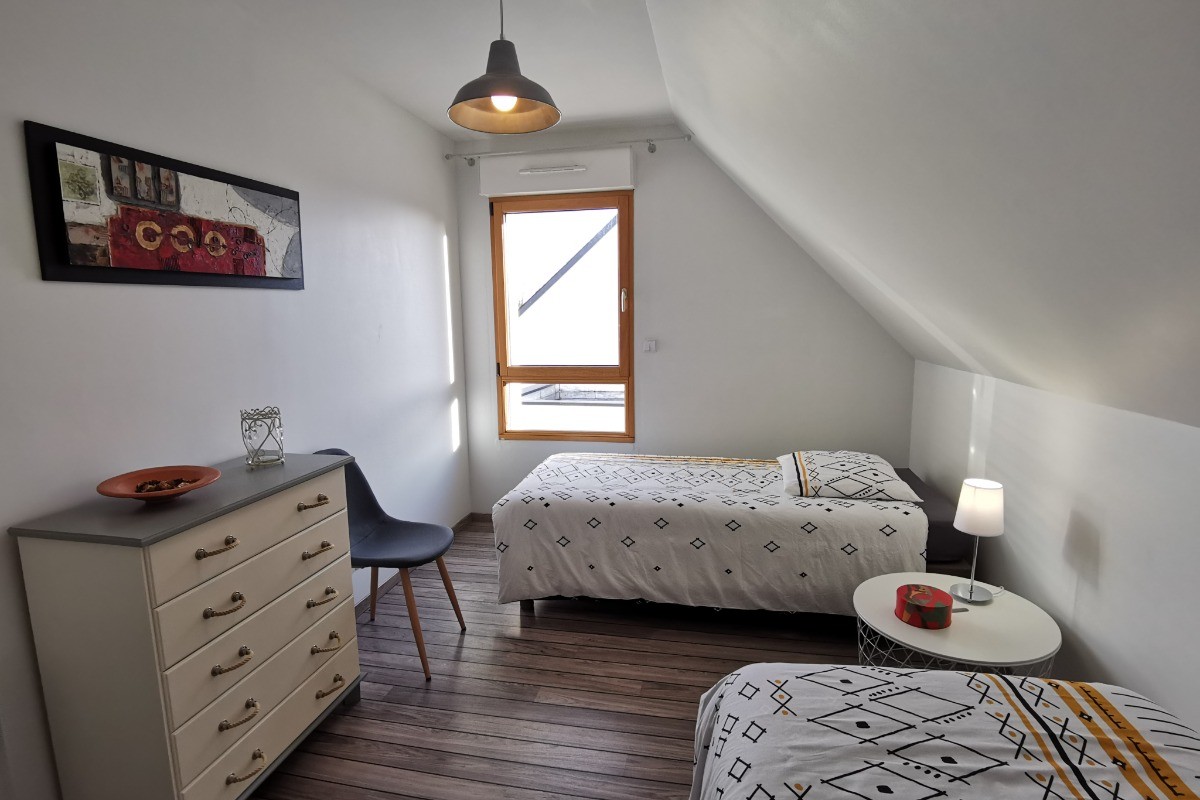 Chambre avec 2 lits 90 à l'étage