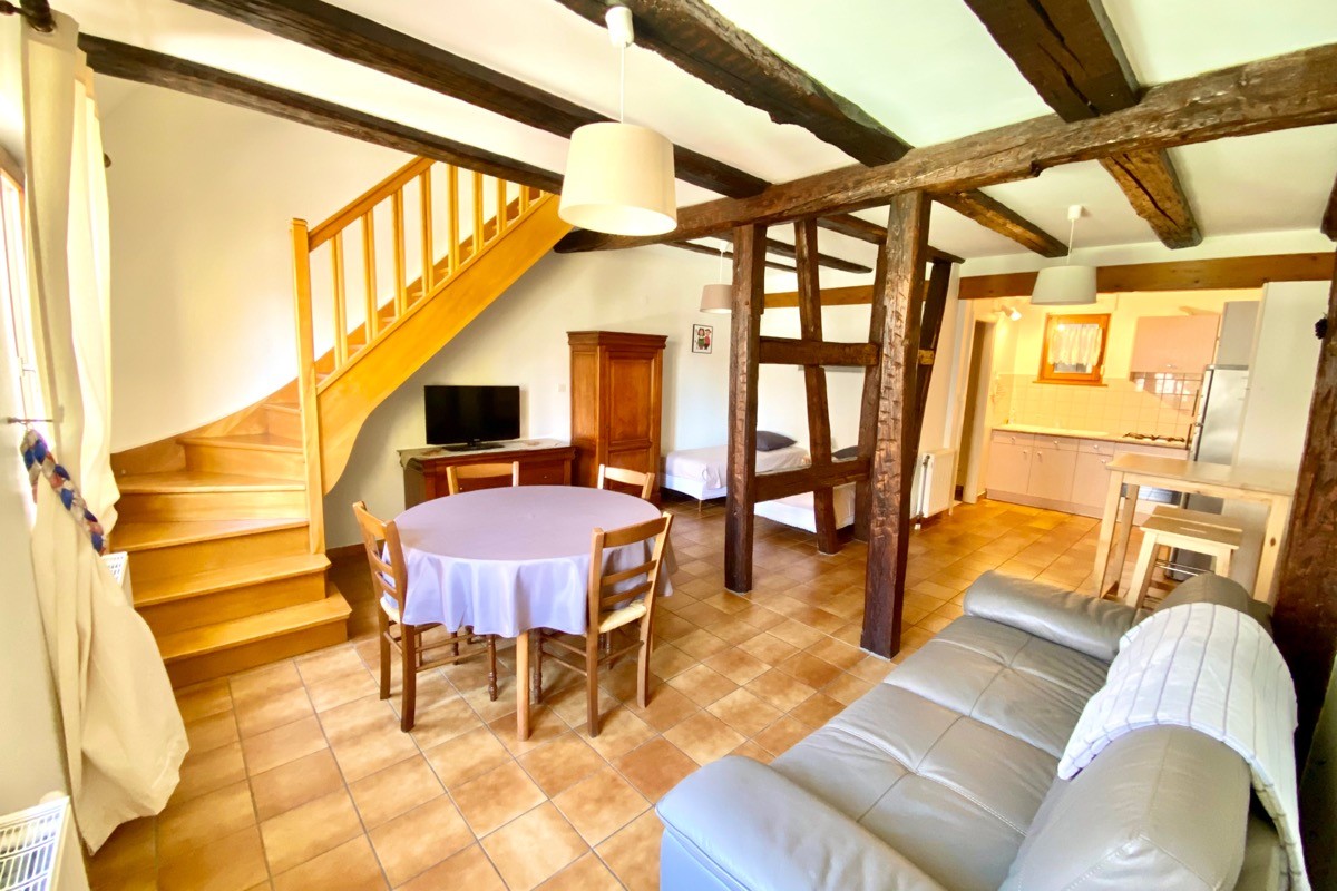 Bienvenue "Au Vigneron Heureux" ! Appartement spacieux et atypique sur 2 niveaux