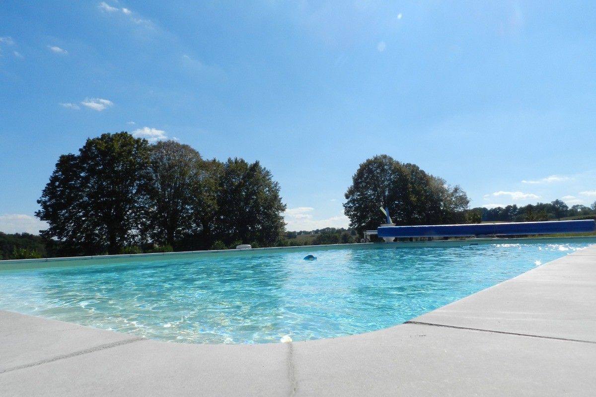 piscine en été gite