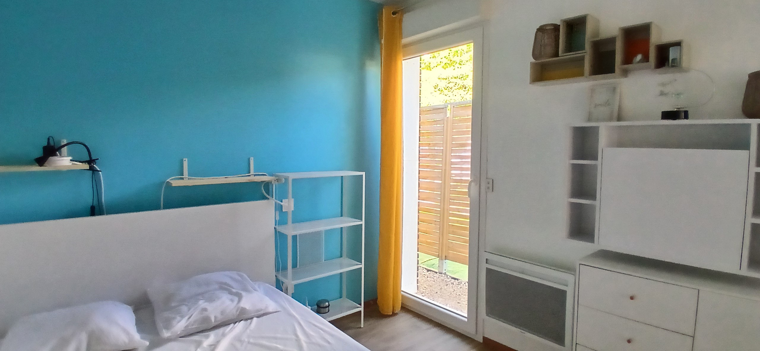 Le Studio M à Clermont-Ferrand : La chambre avec accès jardin