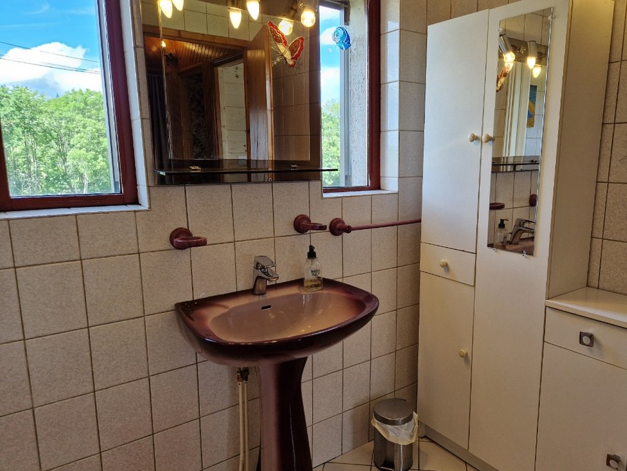 Salle d'eau à l'étage avec douche et WC - Gîte des 4 vents à Girmont - Val d'Ajol dans les Vosges