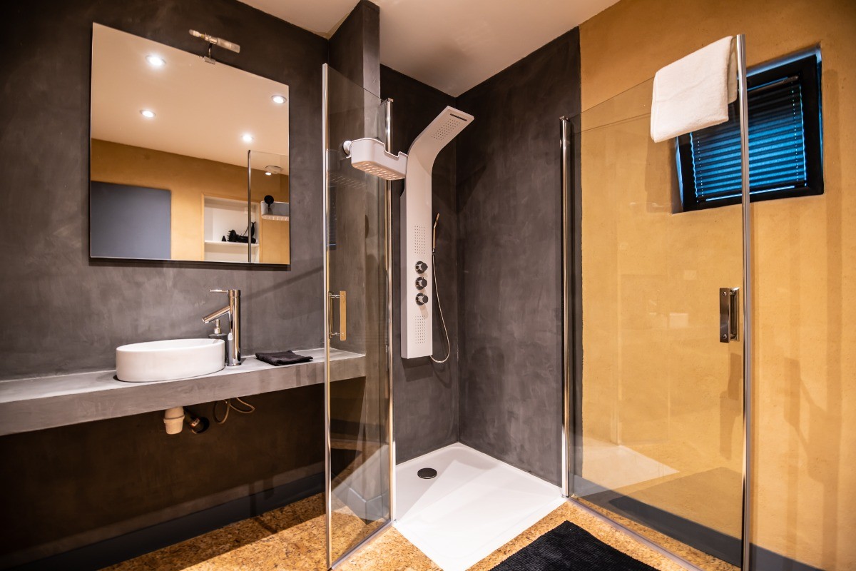 Halte Air et Go/ Cheval blanc/ SDD du rez