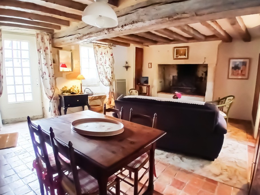 Salon / salle à manger du gîte