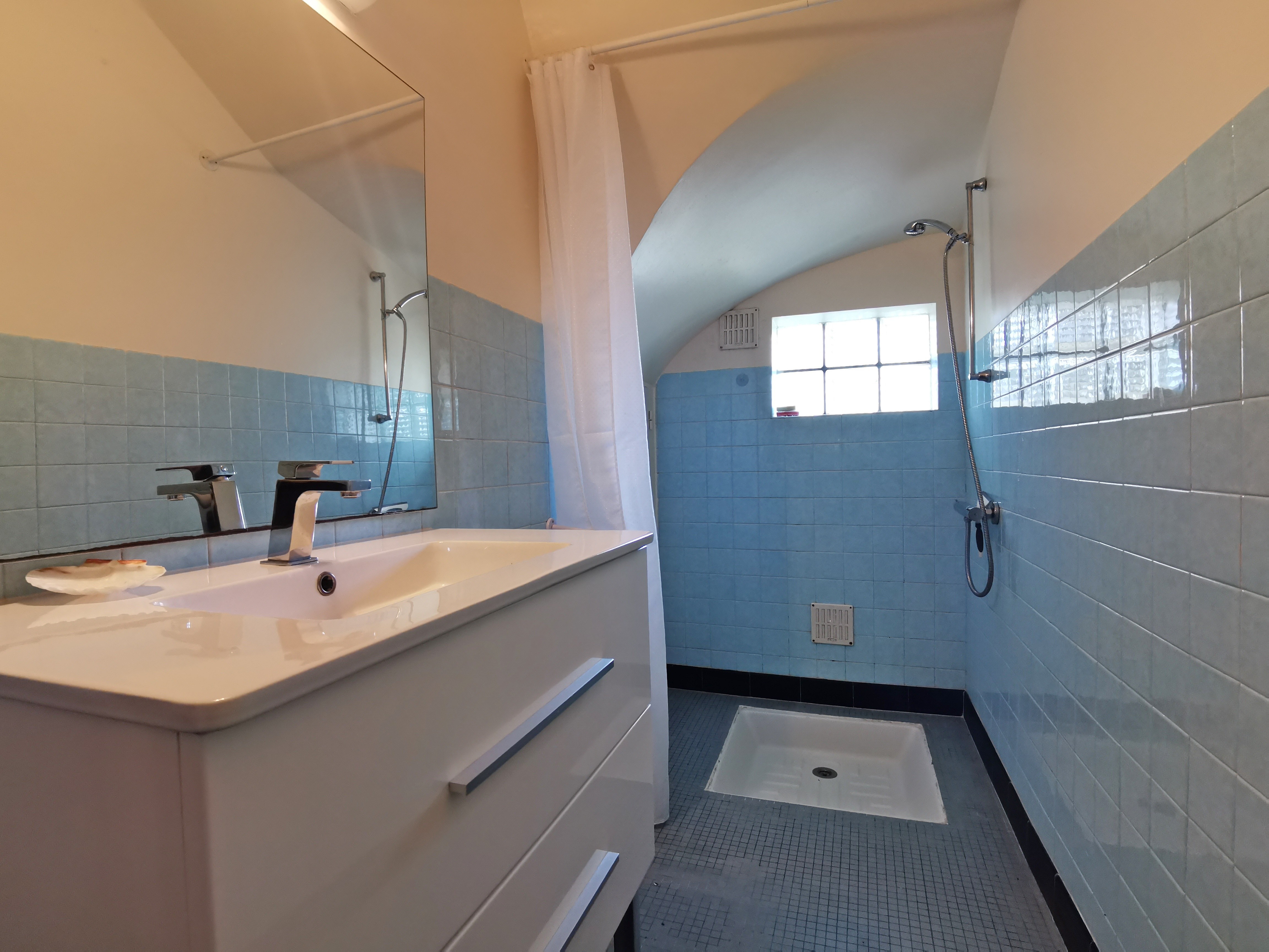 Ground floor: Shower room