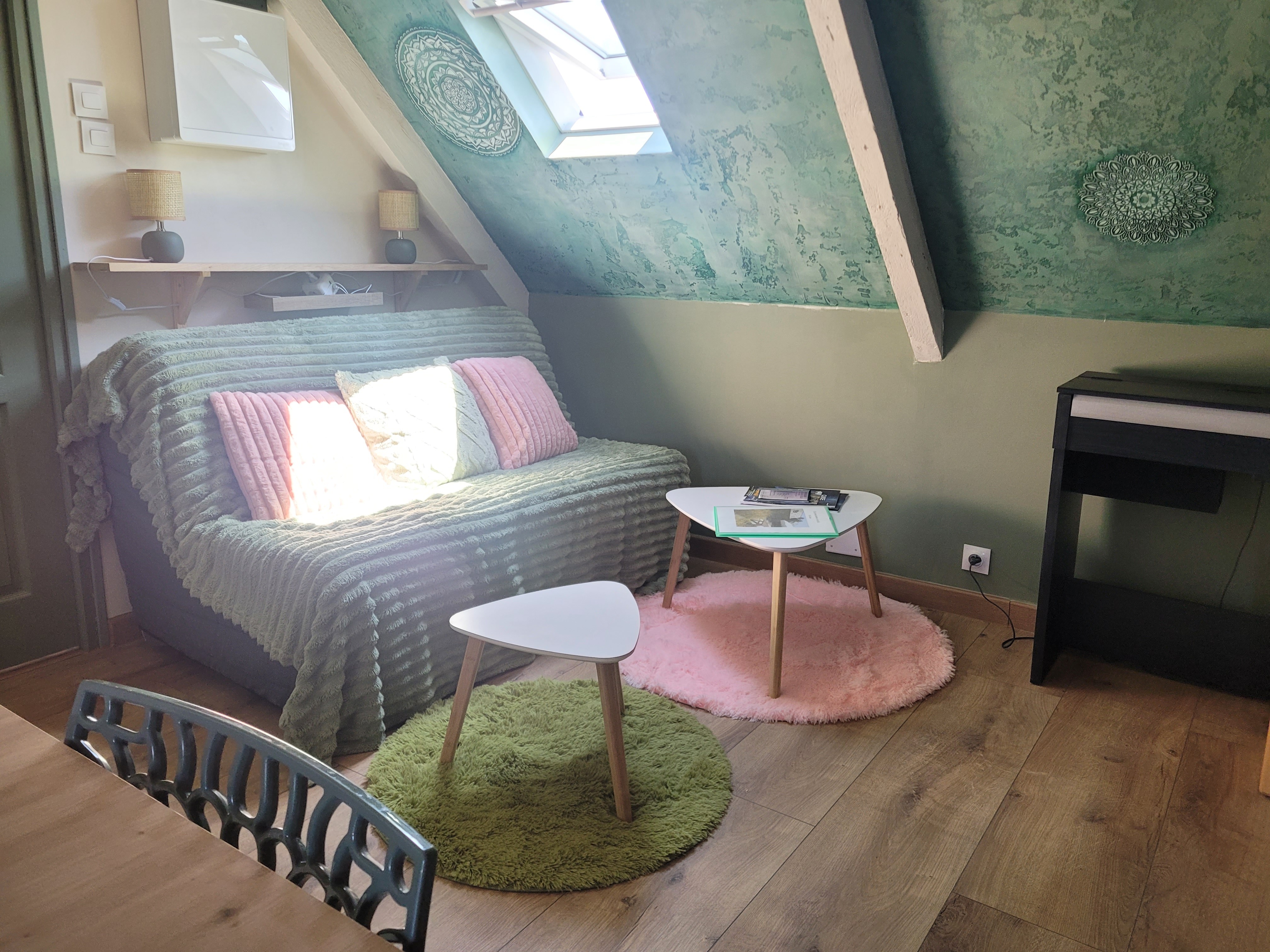 BIGOT, Pludual, Clévacances holiday rental, living area with sofa bed