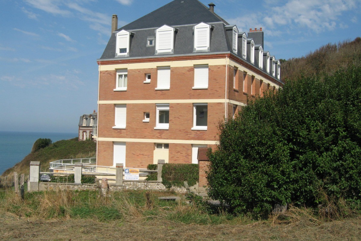 Appt au 1er  volets ouverts