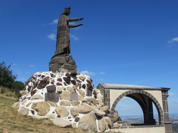 Gite Les Châtaignes - Volvic - Puy de Dome - Notre Dame de la Garde