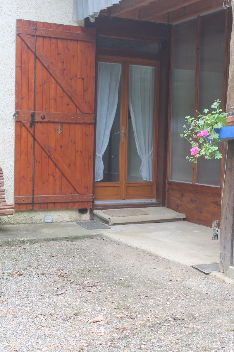 entrée côté garage