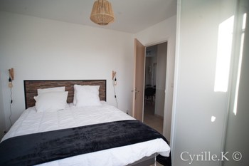 Bedroom with 160 cm bed