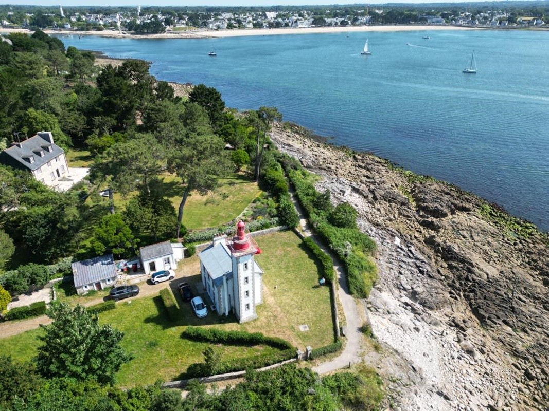 Combrit Ste Marine lighthouse