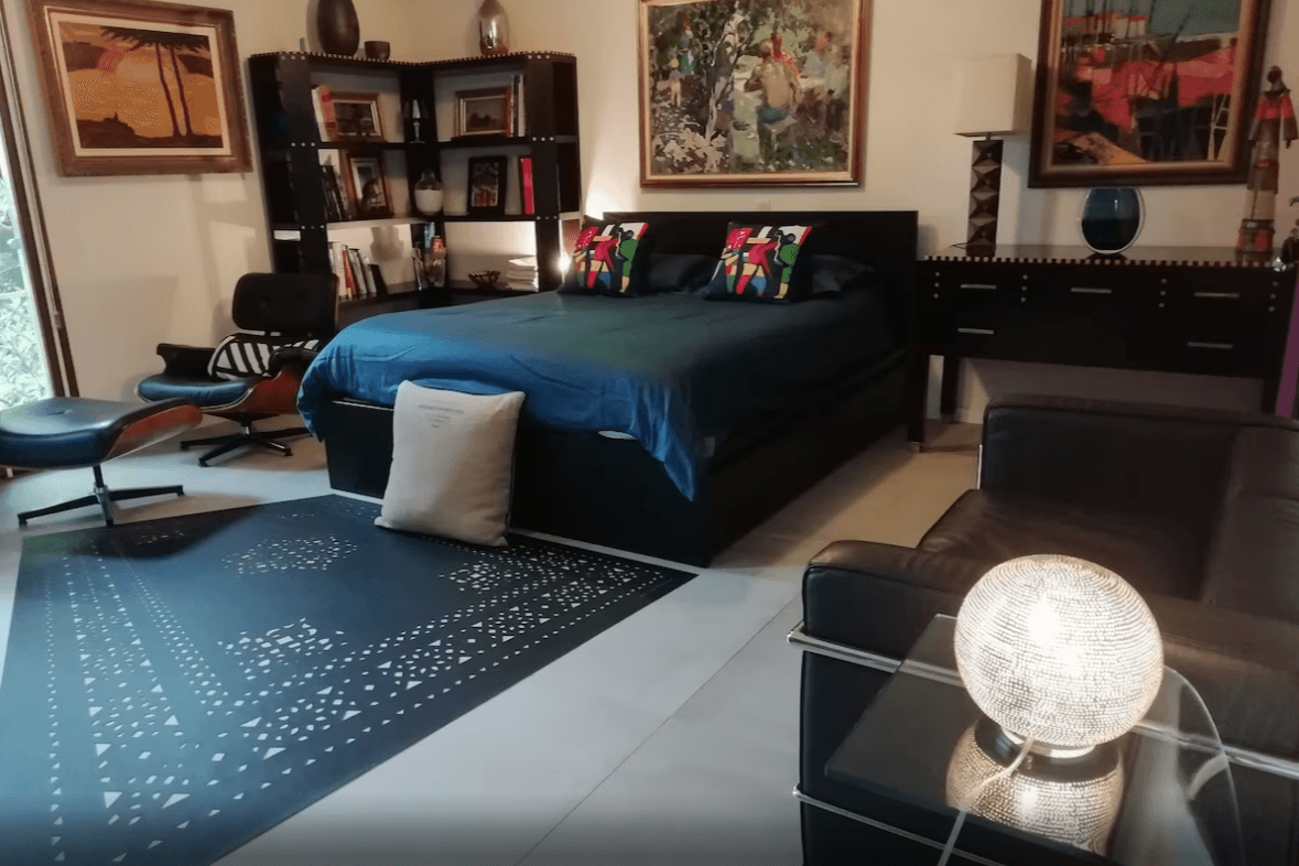 Chambre avec lit 160 et espace bureau