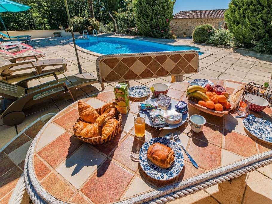 Salon de jardin piscine