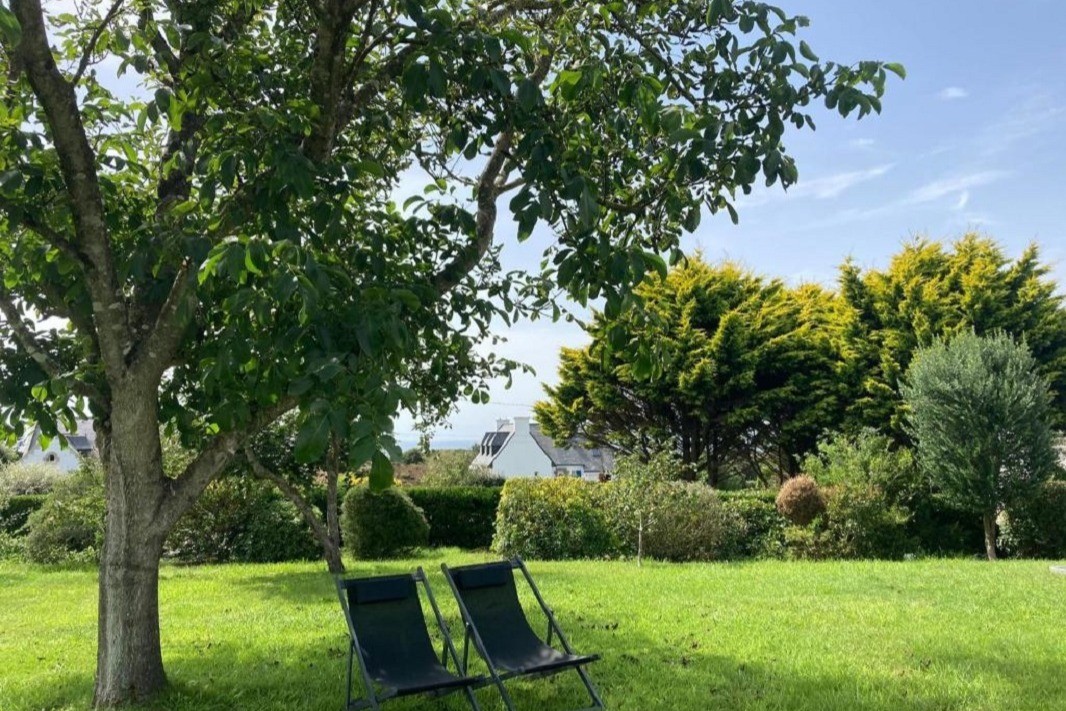 Grand jardin commun aux vacanciers