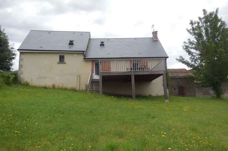 Gîte Chez Gabrielle Maison avec grande terrasse au coeur d'Auzances en Creuse limite Auvergne et Chaîne des Puys (UNESCO)