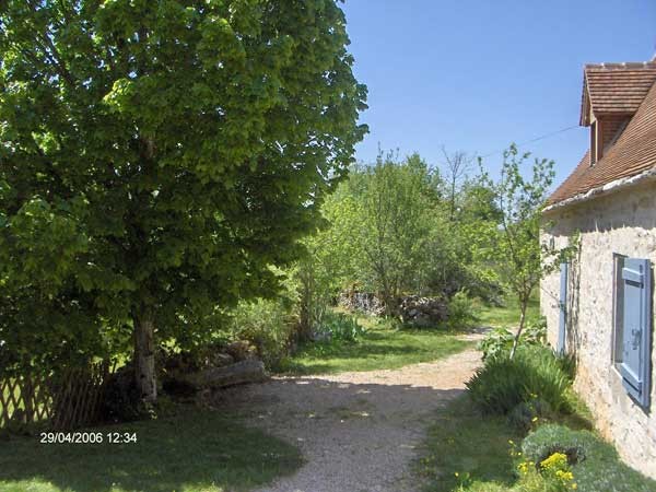 La facade sud (avant) de la maison - The south side in front of the house