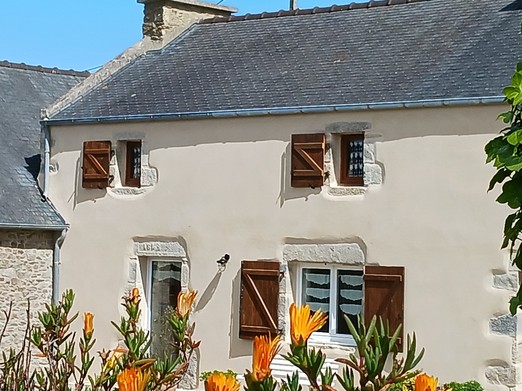 Nouvelle façade en enduit sable et chaux pour une meilleure étanchéité