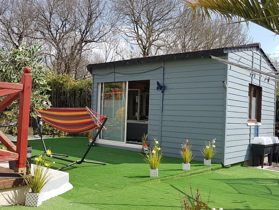 Option "Sport & Spa" - le local indépendant en accès libre par notre jardin - Chalet Le Triskell de la Baie