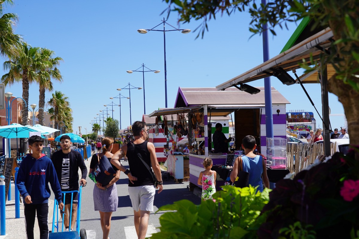 40 chalets l'été pour le marché artisanal