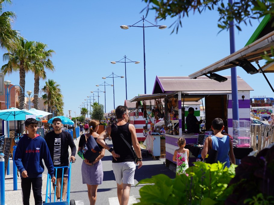 40 chalets l'été pour le marché artisanal