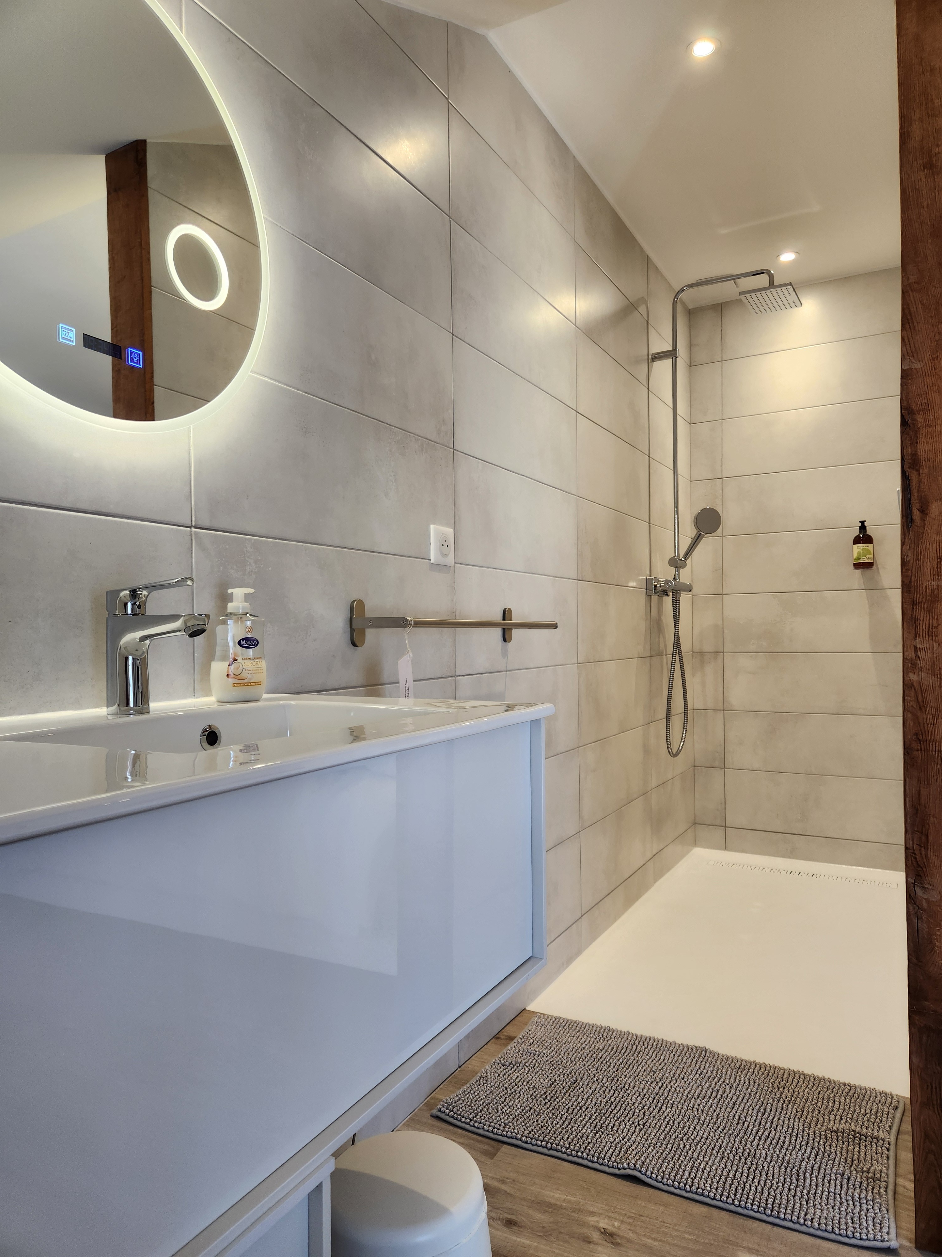 Espace douche chambre 2èmee étage