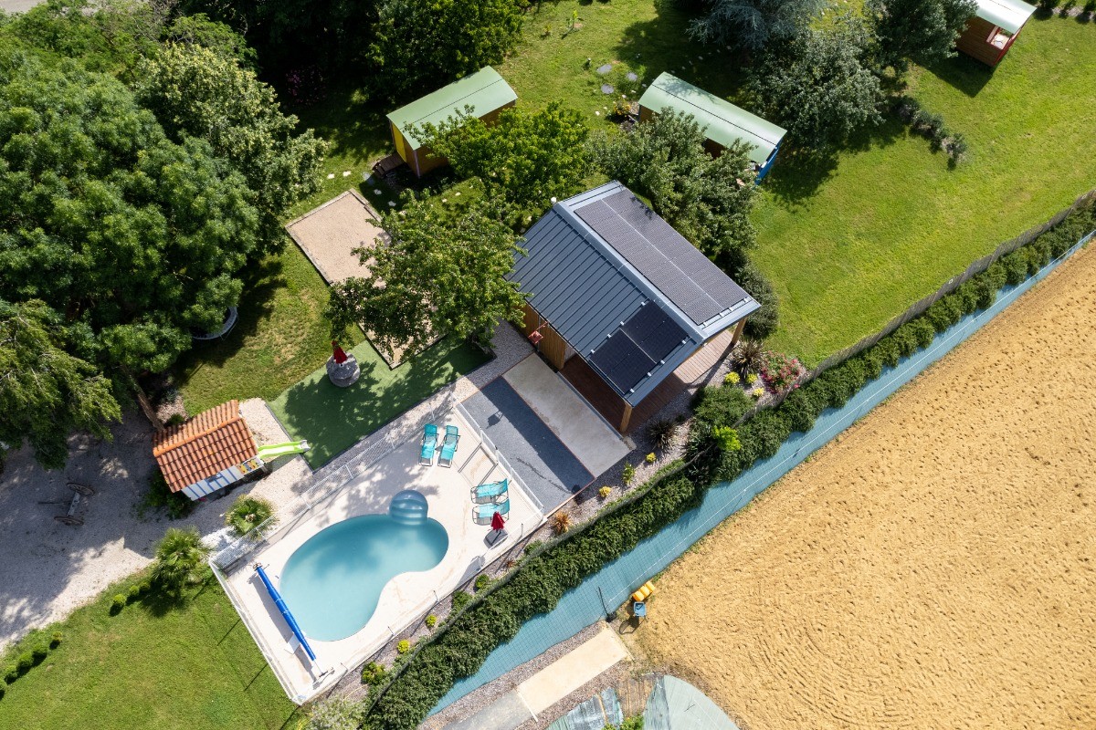 Domaine de la Cambre, vacance nature, camping à la ferme, gite avec piscine, déconnexion, roulotte