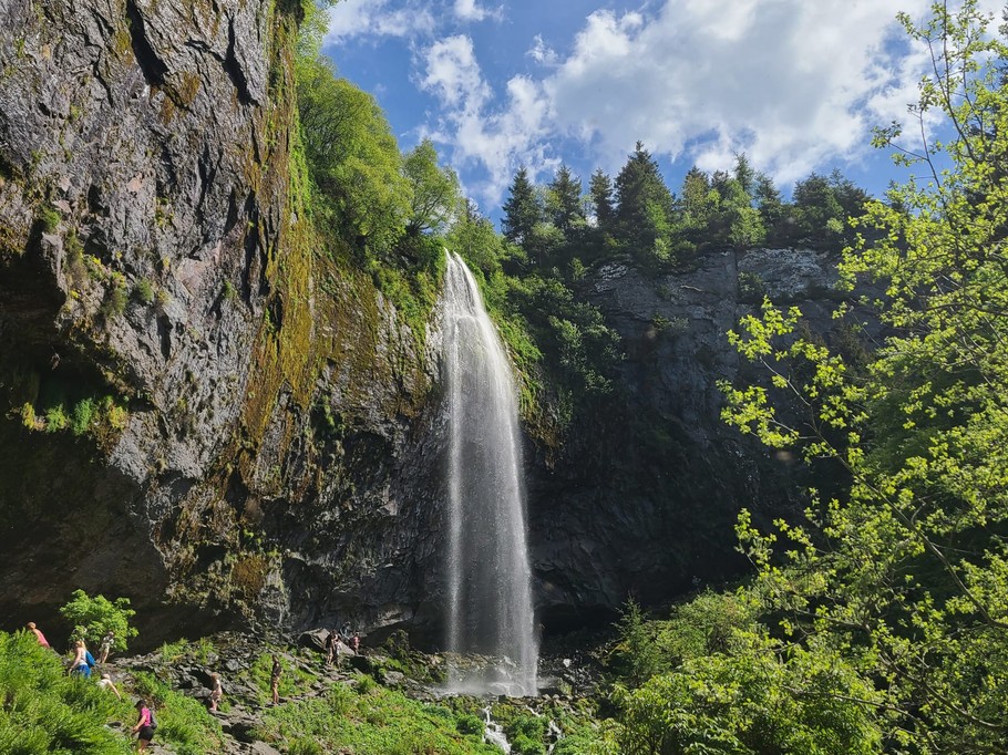 "Les Chamois" holiday cottage in Mont-Dore: The Mont-Dore waterfall