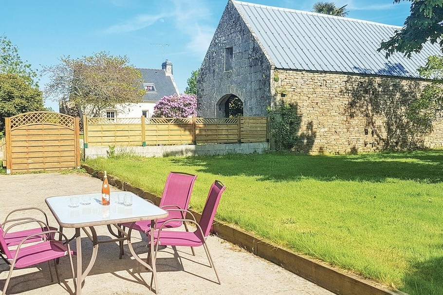 Terrasse avec salon de jardin