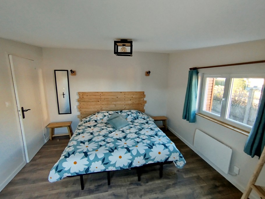 Chambre avec le lit king size