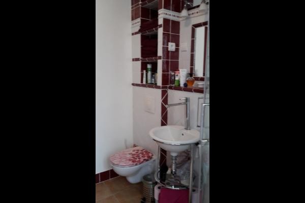 Salle d'eau du 1er étage Avec WC