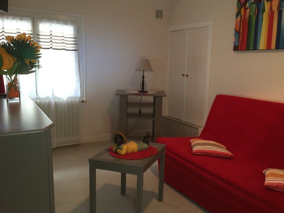 Canapé lit en 140 : rassurez vous le taux d'oxygène est tellement élévé au Mt-Dore qu'on dort comme des marmottes !