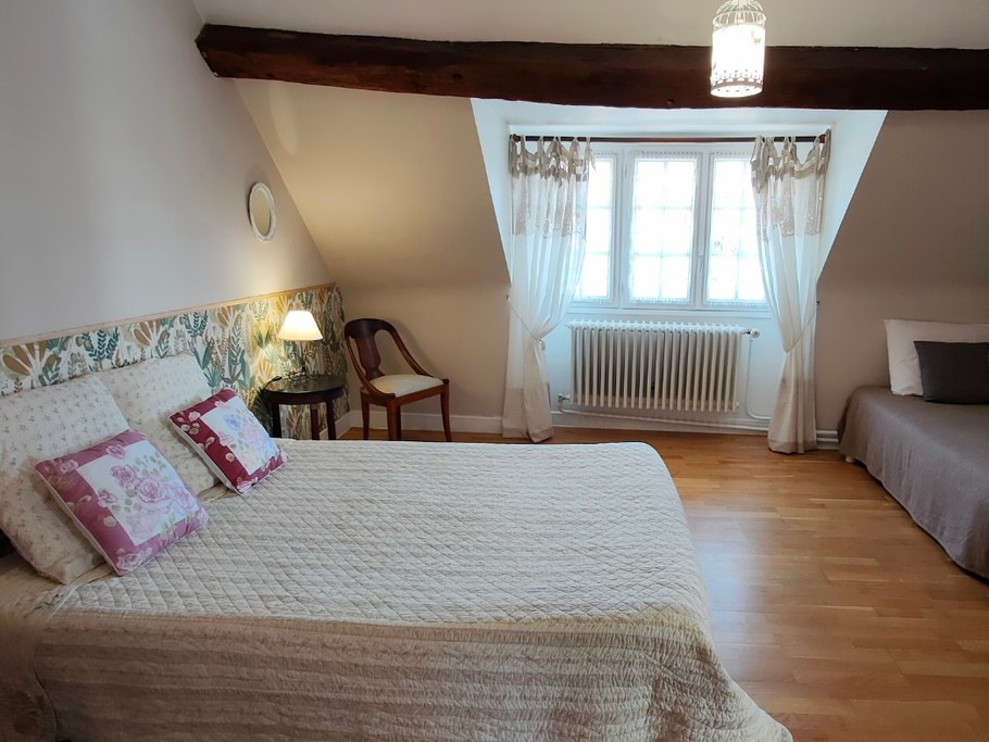 Chambre N° 4 étage