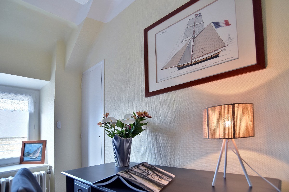 Coin bureau Chambre étage 2 lits simples 90 X 190