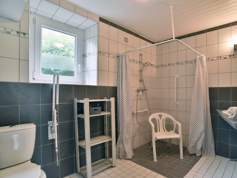 La Praire Salle d'eau adaptée Pmr