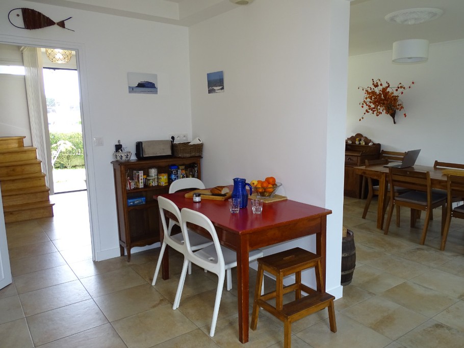Coin repas dans la cuisine
